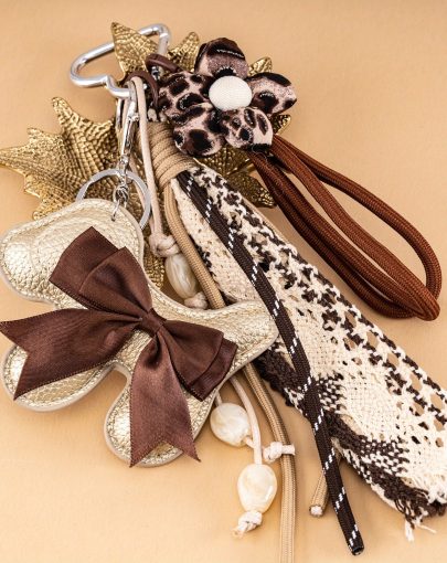 Luxury Keychain Gift Luxury Bag Pendant New Keychain Can Be Used Alone High-Grade Faux Leather Dog Handmade Woven Rope Fashionable Key Chain Men And Women with The Same Luxury Gift Atmospheric Trend Pendant