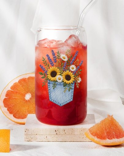 Sunflower Floral Pocket Glass Can Cup with Lid And Straw, Boho Daisy Bouquet Tumblers, Cute Iced Coffee Cup with Brush, Gift for Women And Flower Lovers